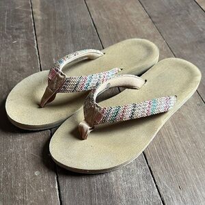 Women’s tan sandals size 9
